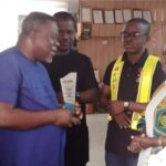 Dr Kwaku Oteng Receives Award From The GRA