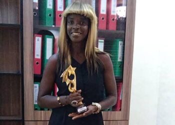 Maame Abena Darkwah of EBN TV Wins T.V Personality of the Year at  Ghana Young Entertainers Awards 21′.